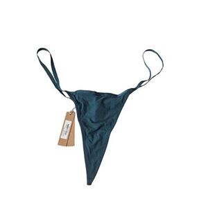 Skims panty Nwt